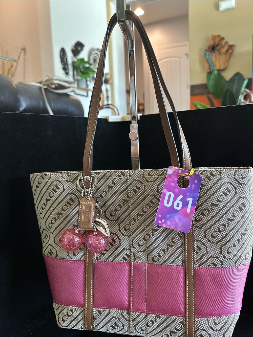 COACH #061 Lozengo Signature Tote with Pink Strip Accent - Picture 3 of 13